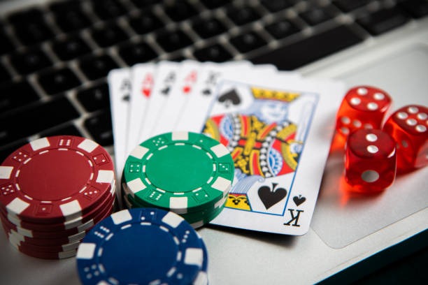 Dealer hand and player options